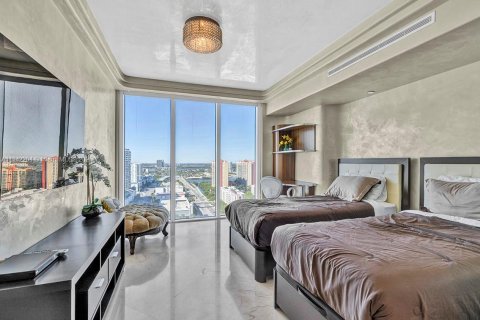 Condo in Sunny Isles Beach, Florida, 2 bedrooms № 2190645 - photo 18