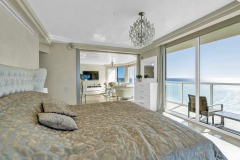 Condo in Sunny Isles Beach, Florida, 2 bedrooms № 2190645 - photo 10