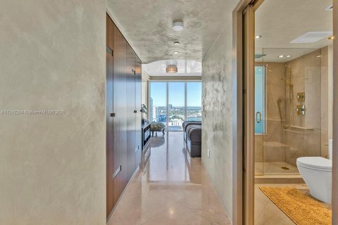 Condo in Sunny Isles Beach, Florida, 2 bedrooms № 2190645 - photo 28