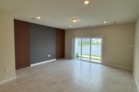 Снять в аренду таунхаус в Киссимми, Флорида 1 комната, 157.84м2, № 1544373 - фото 3