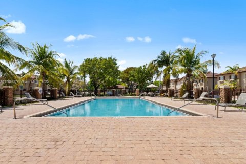 Townhouse in Cutler Bay, Florida 3 bedrooms, 158.4 sq.m. № 1727951 - photo 21