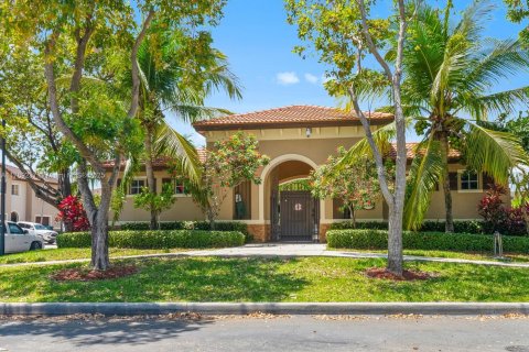 Townhouse in Cutler Bay, Florida 3 bedrooms, 158.4 sq.m. № 1727951 - photo 19