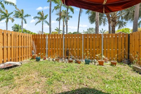 Townhouse in Cutler Bay, Florida 3 bedrooms, 158.4 sq.m. № 1727951 - photo 17