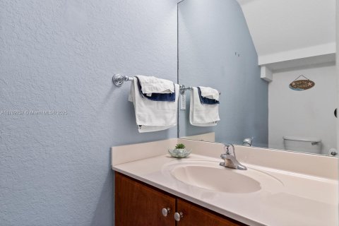 Townhouse in Cutler Bay, Florida 3 bedrooms, 158.4 sq.m. № 1727951 - photo 7