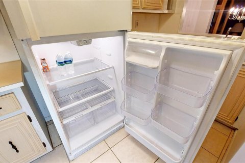 Купить кондоминиум в Дирфилд-Бич, Флорида 9 комнат, 75.25м2, № 2082258 - фото 6