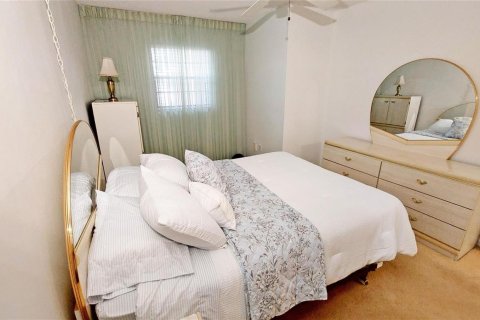 Купить кондоминиум в Дирфилд-Бич, Флорида 9 комнат, 75.25м2, № 2082258 - фото 13