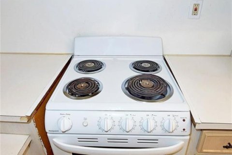 Купить кондоминиум в Дирфилд-Бич, Флорида 9 комнат, 75.25м2, № 2082258 - фото 5