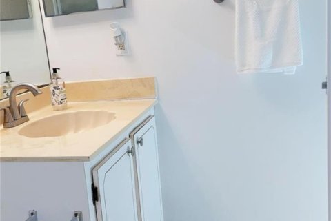 Купить кондоминиум в Дирфилд-Бич, Флорида 9 комнат, 75.25м2, № 2082258 - фото 23