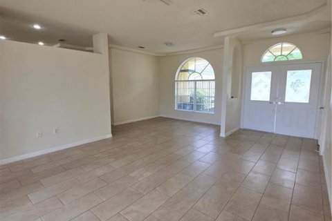 Villa ou maison à louer à Spring Hill, Floride: 3 chambres, 148.64 m2 № 2386595 - photo 4