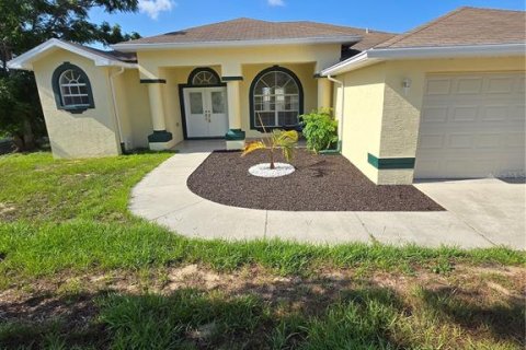 Villa ou maison à Spring Hill, Floride 3 chambres, 148.64 m2 № 2386595