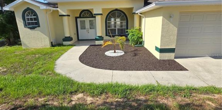 Villa ou maison à Spring Hill, Floride 3 chambres, 148.64 m2 № 2386595