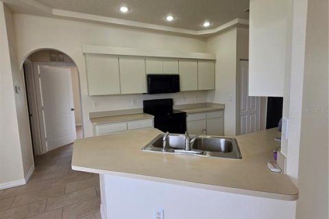 Villa ou maison à louer à Spring Hill, Floride: 3 chambres, 148.64 m2 № 2386595 - photo 6