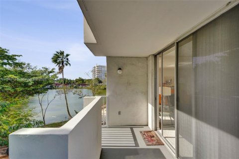 Condominio en venta en Miami, Florida, 2 dormitorios, 113.53 m2 № 1999662 - foto 12