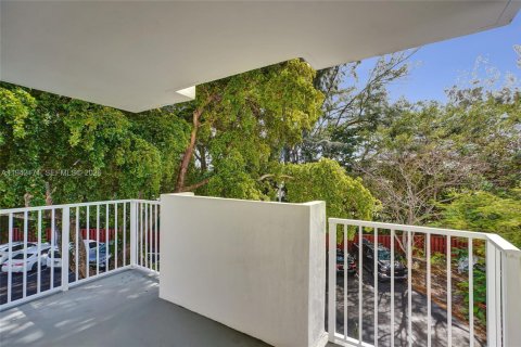 Condominio en venta en Miami, Florida, 2 dormitorios, 113.53 m2 № 1999662 - foto 10