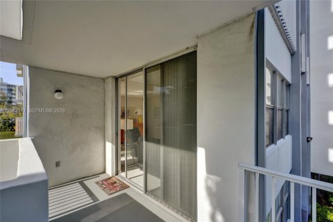 Condominio en venta en Miami, Florida, 2 dormitorios, 113.53 m2 № 1999662 - foto 15