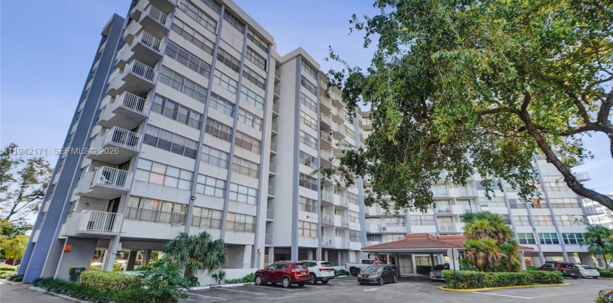 Condominio en Miami, Florida, 2 dormitorios  № 1999662