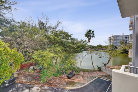 Condominio en venta en Miami, Florida, 2 dormitorios, 113.53 m2 № 1999662 - foto 13