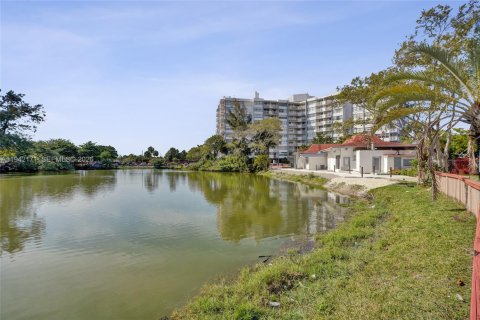 Condominio en venta en Miami, Florida, 2 dormitorios, 113.53 m2 № 1999662 - foto 6