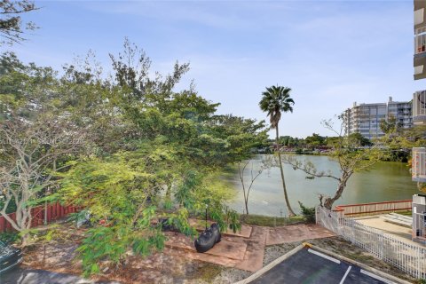 Condominio en venta en Miami, Florida, 2 dormitorios, 113.53 m2 № 1999662 - foto 17