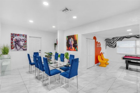 Снять в аренду виллу или дом в Майами, Флорида 4 спальни, 171.59м2, № 1991577 - фото 10