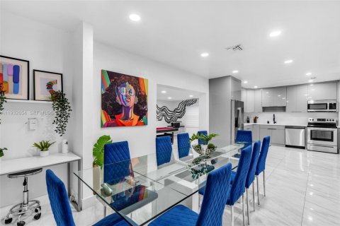 Снять в аренду виллу или дом в Майами, Флорида 4 спальни, 171.59м2, № 1991577 - фото 11