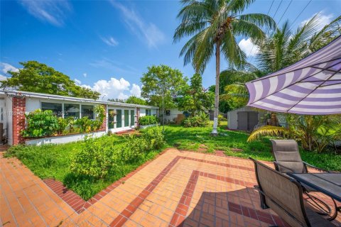 House in Miami Beach, Florida 5 bedrooms, 172.8 sq.m. № 1893532 - photo 20