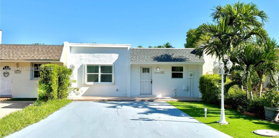 Дом в Майами, Флорида 2 спальни, 95.13м2 № 1997660