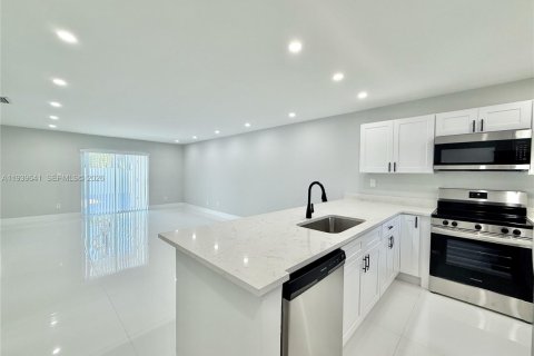 Купить виллу или дом в Майами, Флорида 2 спальни, 95.13м2, № 1997660 - фото 5