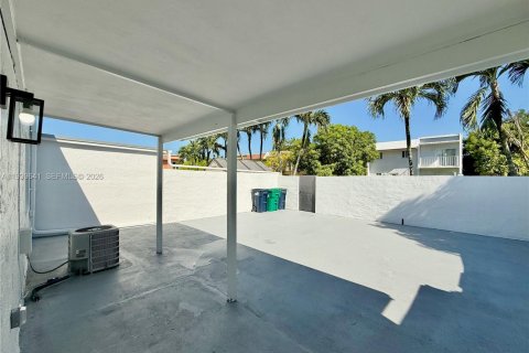 Купить виллу или дом в Майами, Флорида 2 спальни, 95.13м2, № 1997660 - фото 18