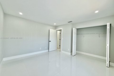 Купить виллу или дом в Майами, Флорида 2 спальни, 95.13м2, № 1997660 - фото 12