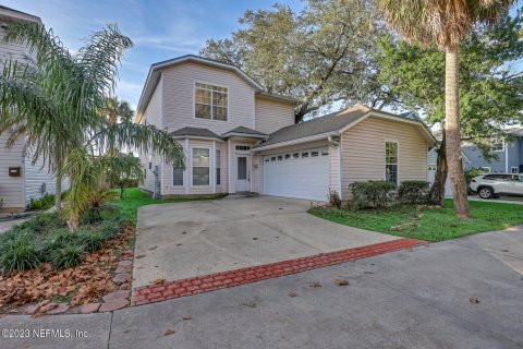 Villa ou maison à louer à Atlantic Beach, Floride: 4 chambres, 175.68 m2 № 872946 - photo 1