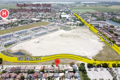 House in Miami, Florida 4 bedrooms, 249.81 sq.m. № 1828858 - photo 25