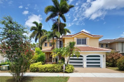 House in Miami, Florida 4 bedrooms, 249.81 sq.m. № 1828858 - photo 2