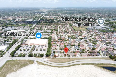 House in Miami, Florida 4 bedrooms, 249.81 sq.m. № 1828858 - photo 26