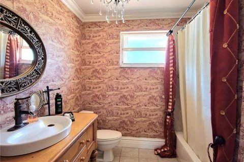 House in Miami, Florida 4 bedrooms, 249.81 sq.m. № 1828858 - photo 21