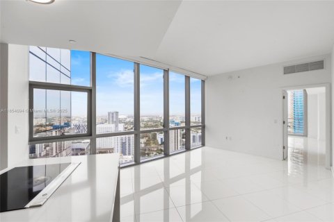 Condo in Miami, Florida, 1 bedroom № 1871912 - photo 25
