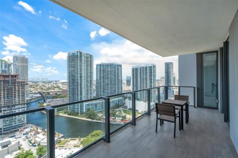 Condominio en venta en Miami, Florida, 2 dormitorios, 112.23 m2 № 1979484 - foto 1