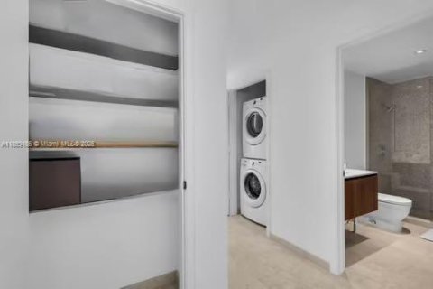 Condominio en venta en Miami, Florida, 2 dormitorios, 112.23 m2 № 1979484 - foto 21