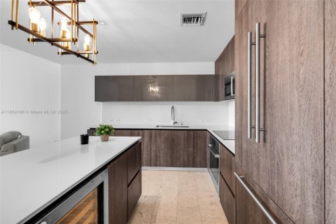 Condominio en venta en Miami, Florida, 2 dormitorios, 112.23 m2 № 1979484 - foto 2