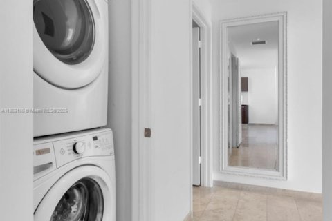 Condominio en venta en Miami, Florida, 2 dormitorios, 112.23 m2 № 1979484 - foto 20