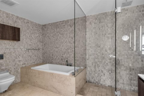 Condominio en venta en Miami, Florida, 2 dormitorios, 112.23 m2 № 1979484 - foto 16