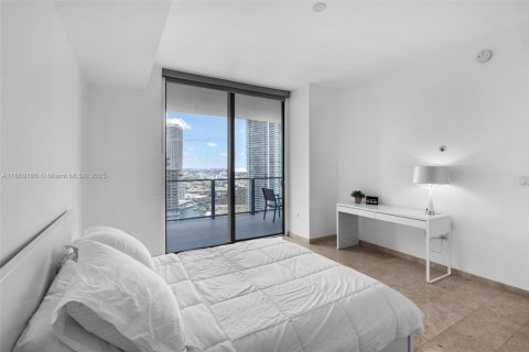 Condominio en venta en Miami, Florida, 2 dormitorios, 112.23 m2 № 1979484 - foto 11