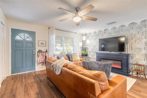 House in Edgewater, Florida 3 bedrooms, 107.95 sq.m. № 1876373 - photo 11