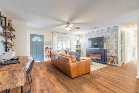 House in Edgewater, Florida 3 bedrooms, 107.95 sq.m. № 1876373 - photo 13