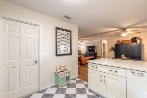 House in Edgewater, Florida 3 bedrooms, 107.95 sq.m. № 1876373 - photo 14