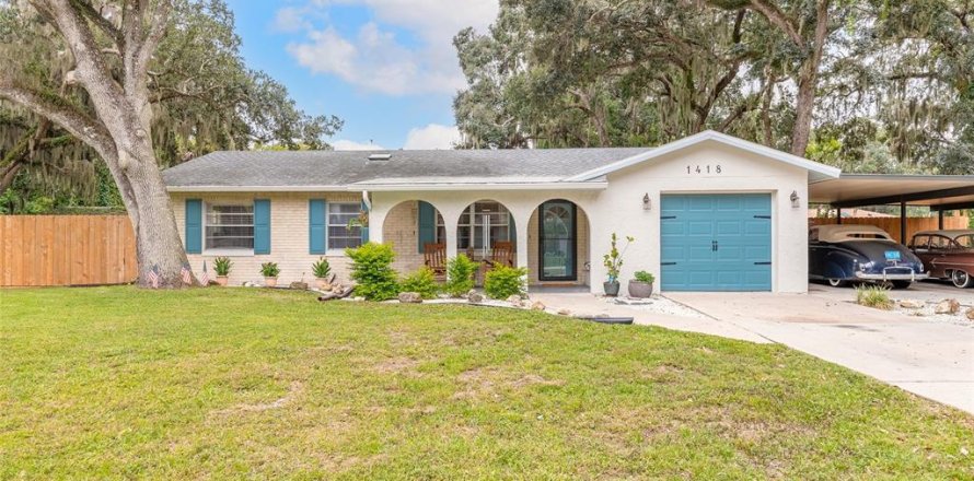 House in Edgewater, Florida 3 bedrooms, 107.95 sq.m. № 1876373
