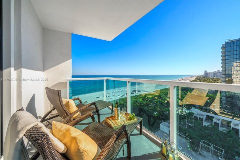 Condo in Miami Beach, Florida, 2 bedrooms  № 2022948 - photo 2
