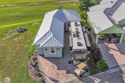 Villa ou maison à vendre à Polk City, Floride: 2 chambres, 113.06 m2 № 1754687 - photo 5