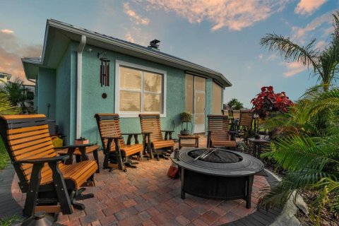 Casa en venta en Polk City, Florida, 2 dormitorios, 113.06 m2 № 1754687 - foto 2