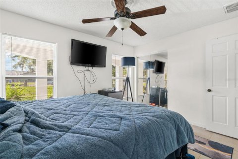 Casa en venta en Seffner, Florida, 5 dormitorios, 205.78 m2 № 2430599 - foto 22